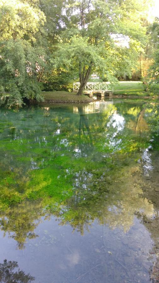 Отель Le Pic Boeuf Manthes Экстерьер фото